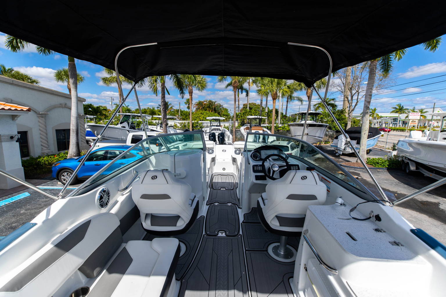 New 2023 Hurricane SunDeck 2400 OB #2447 image 9