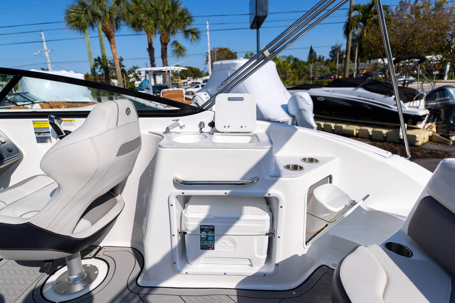 New 2023 Hurricane SunDeck 2400 OB #2449 image 12