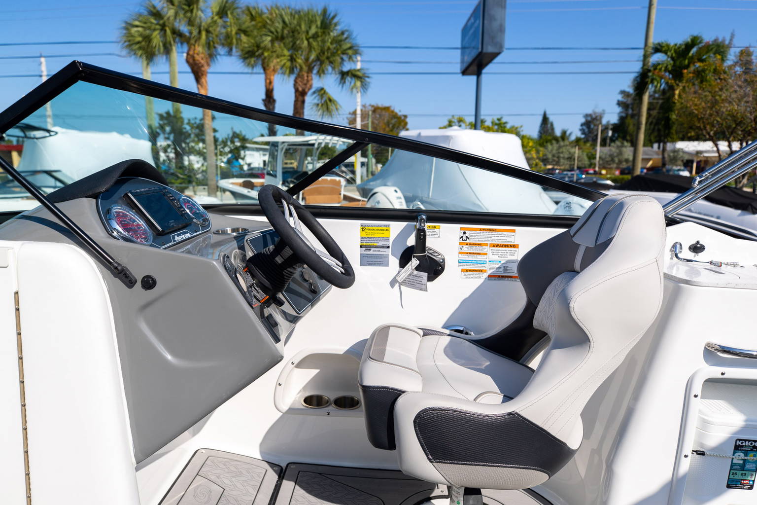 New 2023 Hurricane SunDeck 2400 OB #2449 image 17