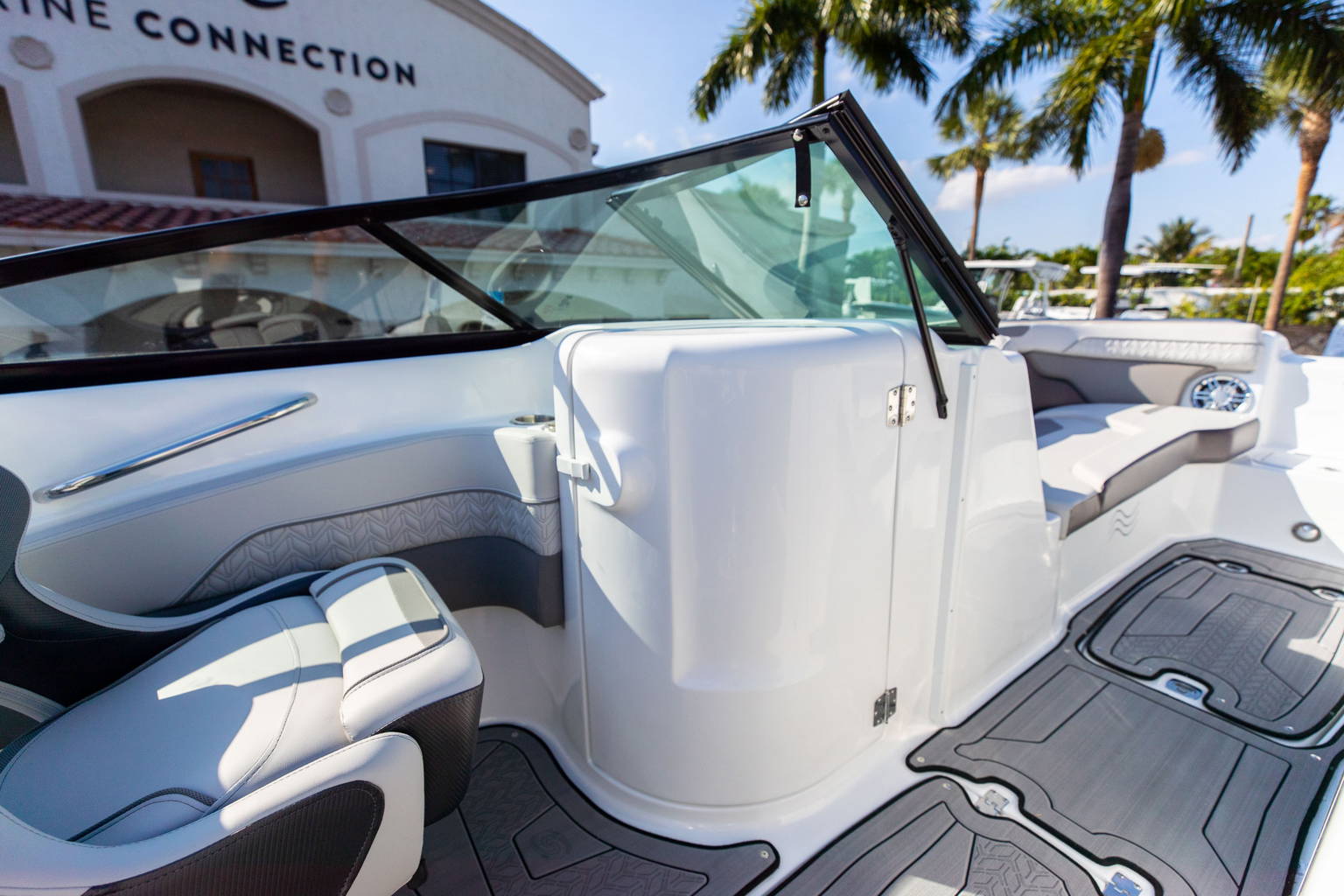 New 2023 Hurricane SunDeck 2400 OB #2449 image 20