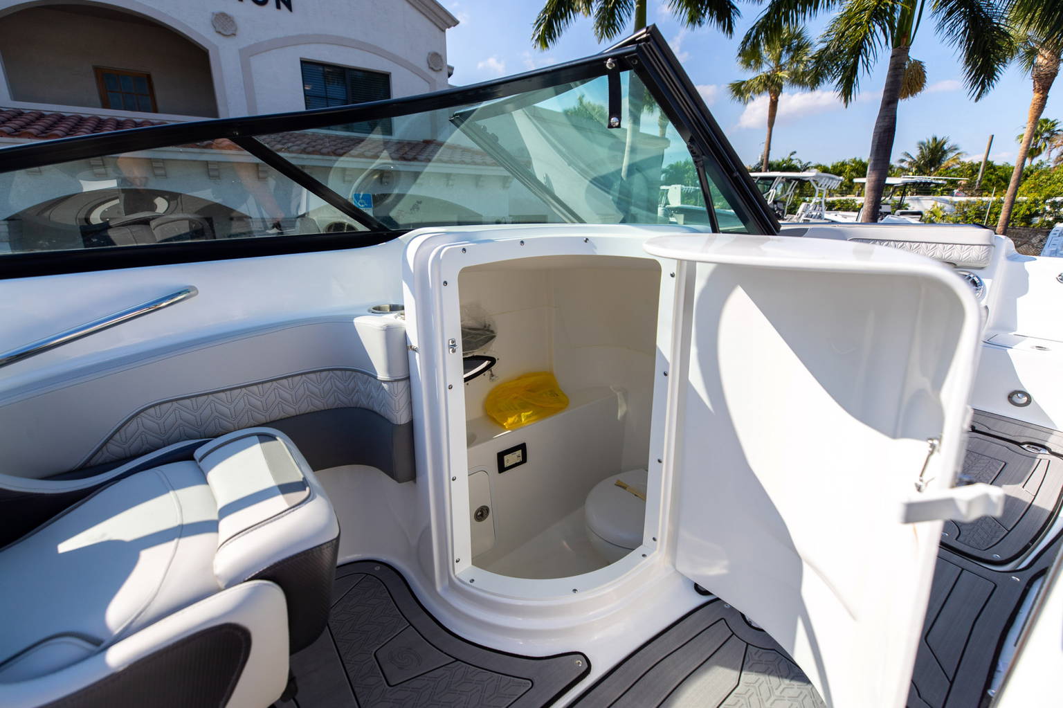 Alternative image of Hurricane SunDeck 2400 OB in West Palm Beach, FL