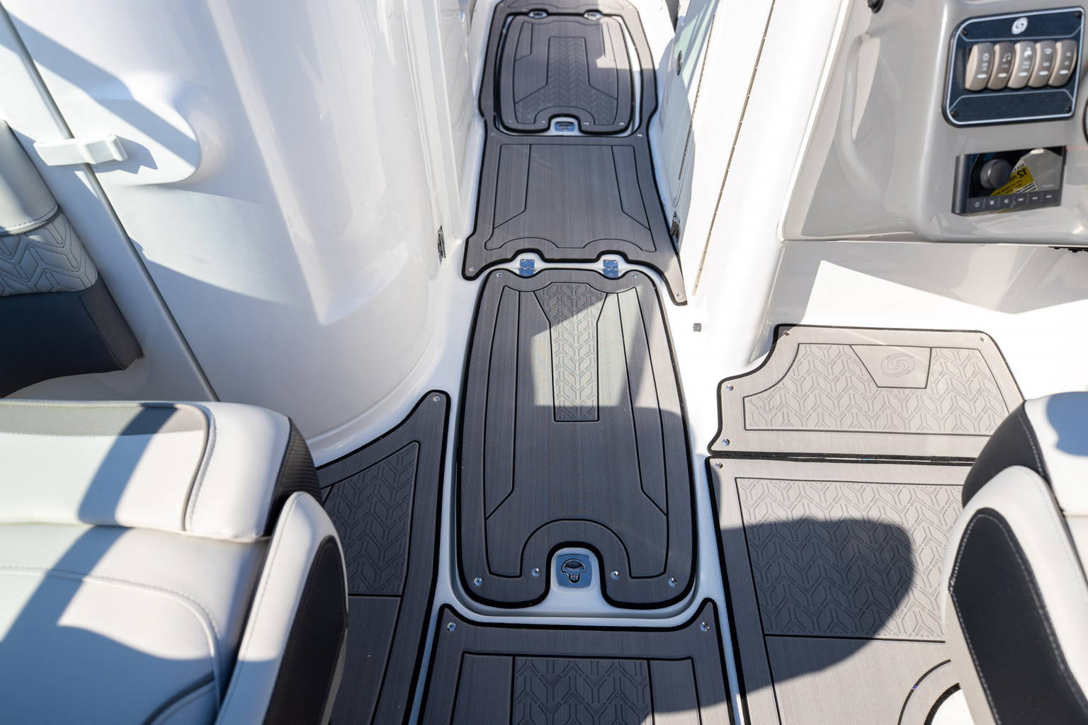 New 2023 Hurricane SunDeck 2400 OB #2449 image 27
