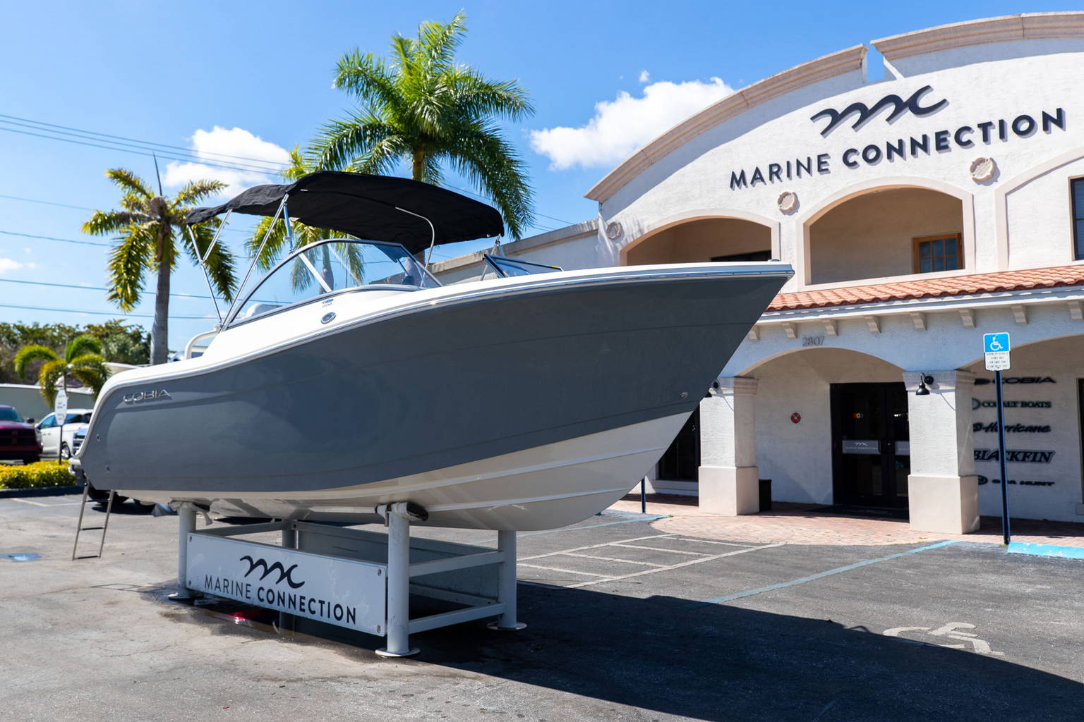 New 2023 Cobia 220 DC #G018 image 2