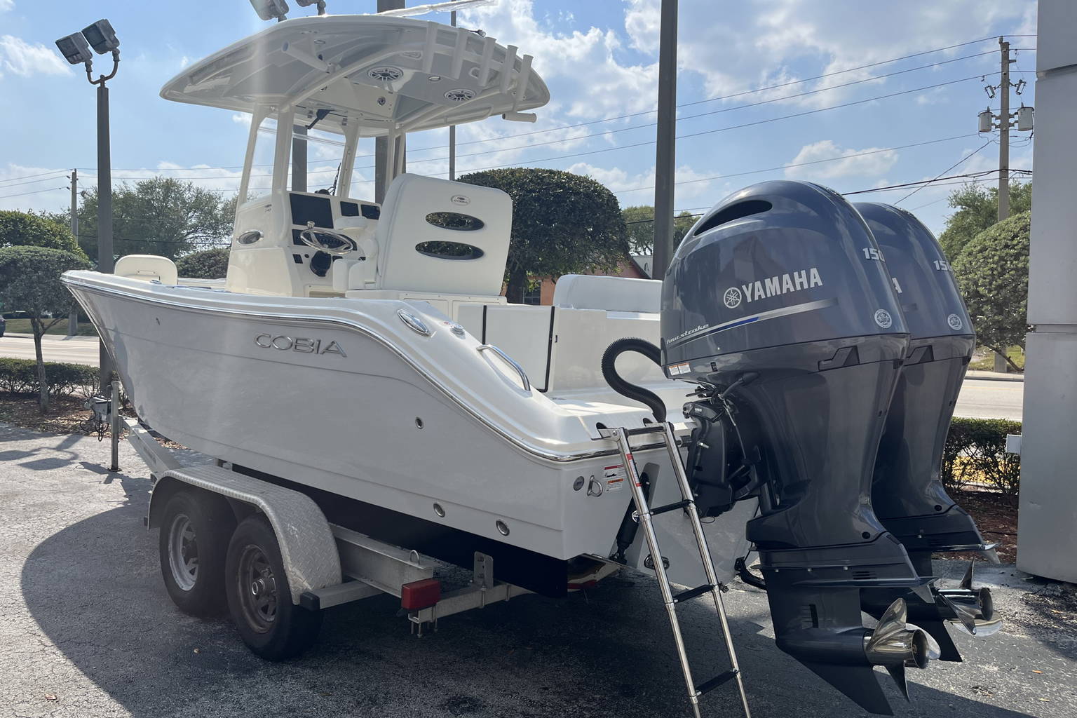 New 2023 Cobia 240 CC #B071 image 4