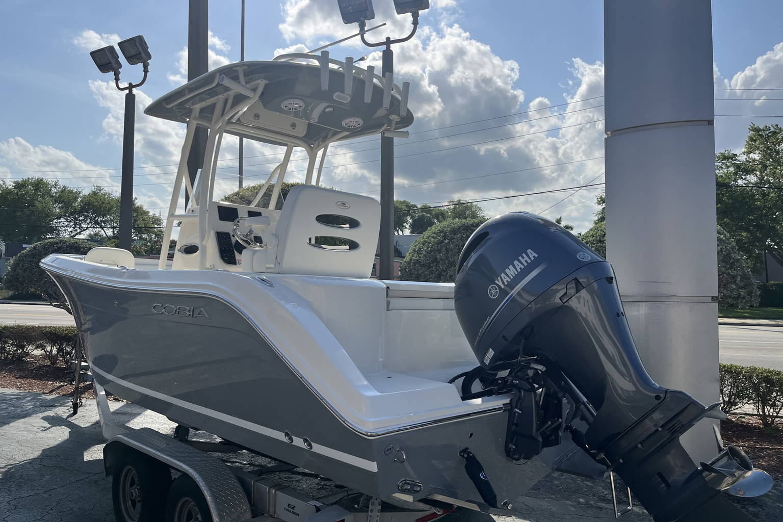 New 2023 Cobia 220 CC #X070 image 4