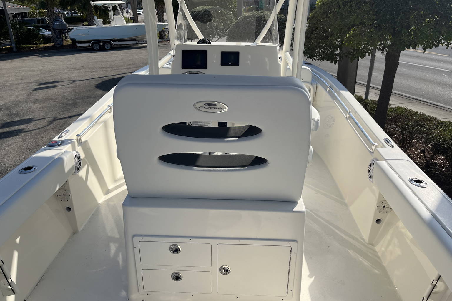 New 2023 Cobia 220 CC #X070 image 10