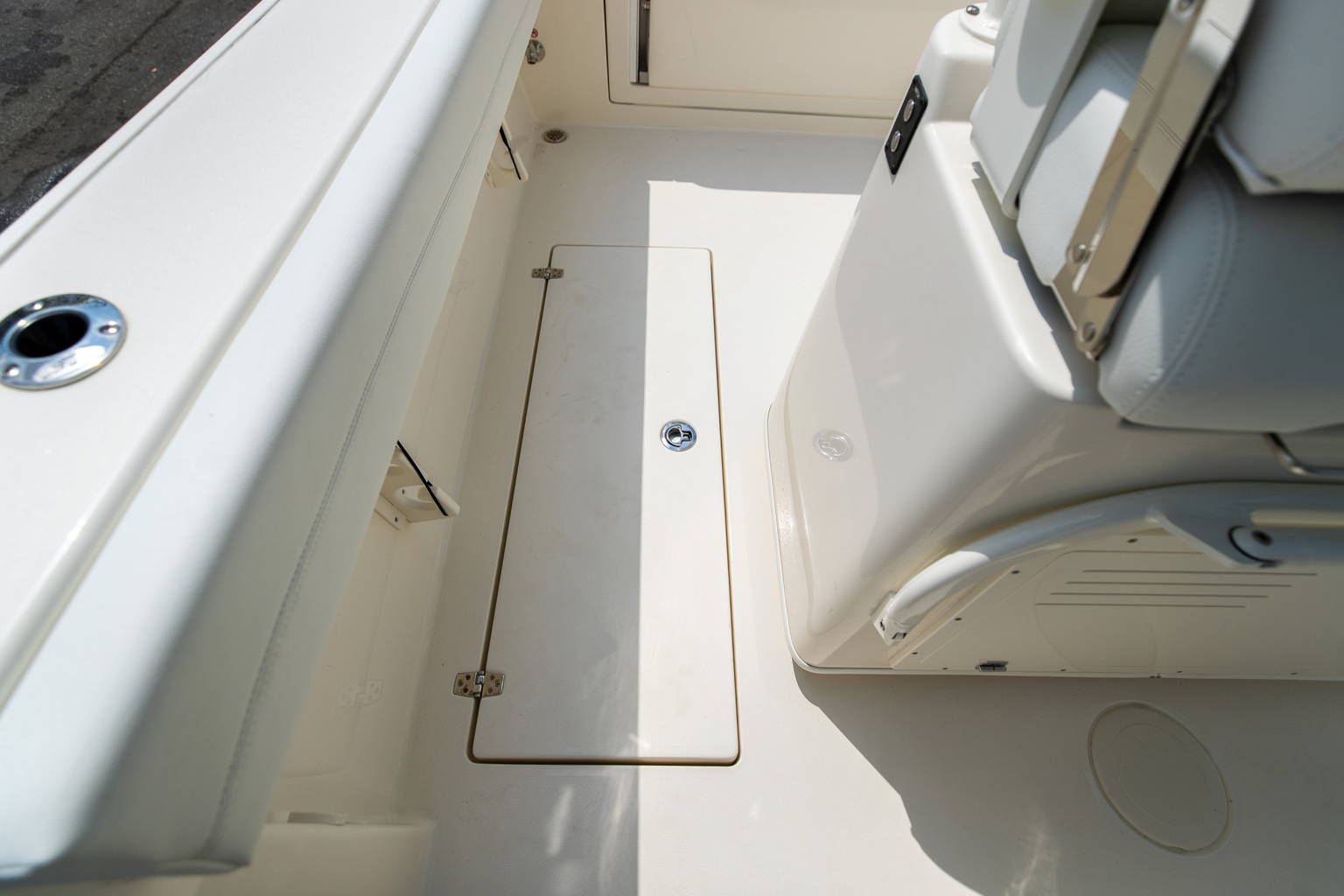 New 2023 Cobia 280 CC #D049 image 16