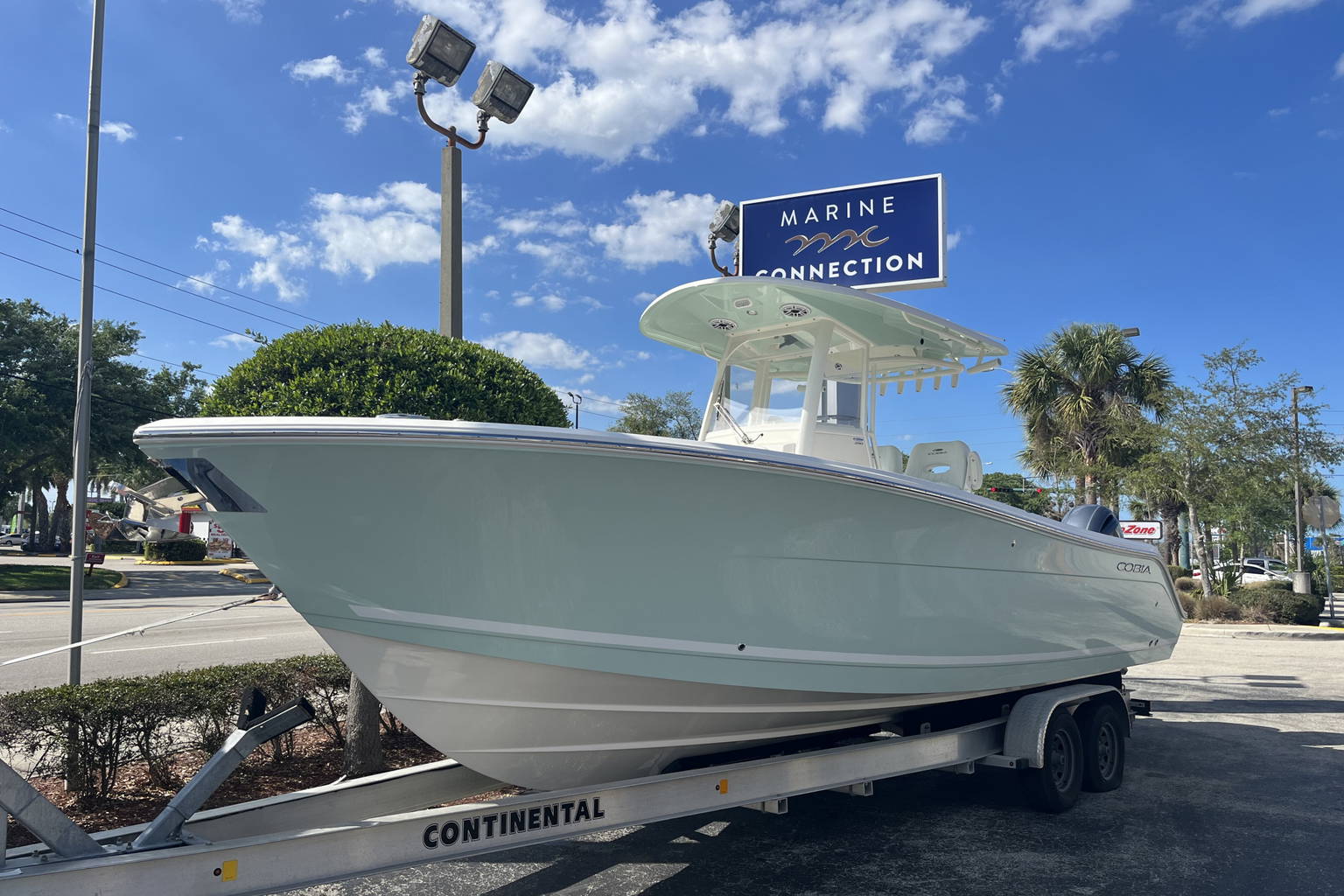 New 2023 Cobia 280 CC #D061 image 2
