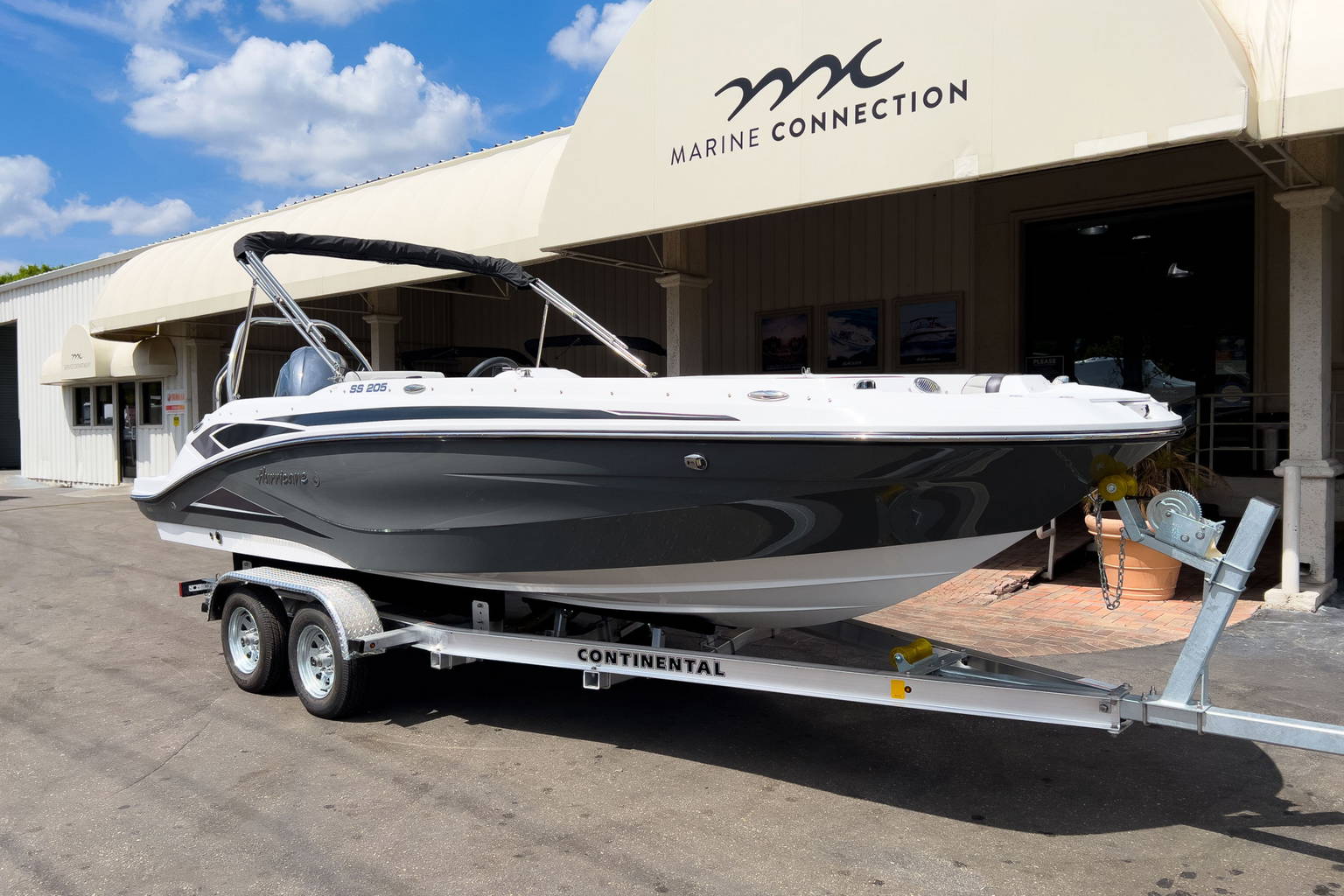 New 2023 Hurricane SunDeck Sport OB SS 205 OB #0080 image 2