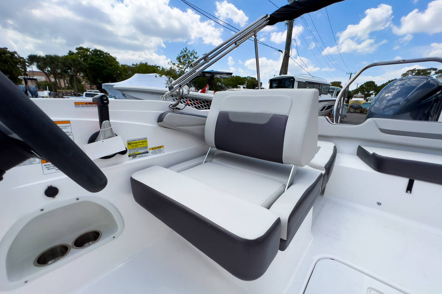 New 2023 Hurricane SunDeck Sport OB SS 205 OB #0080 image 15