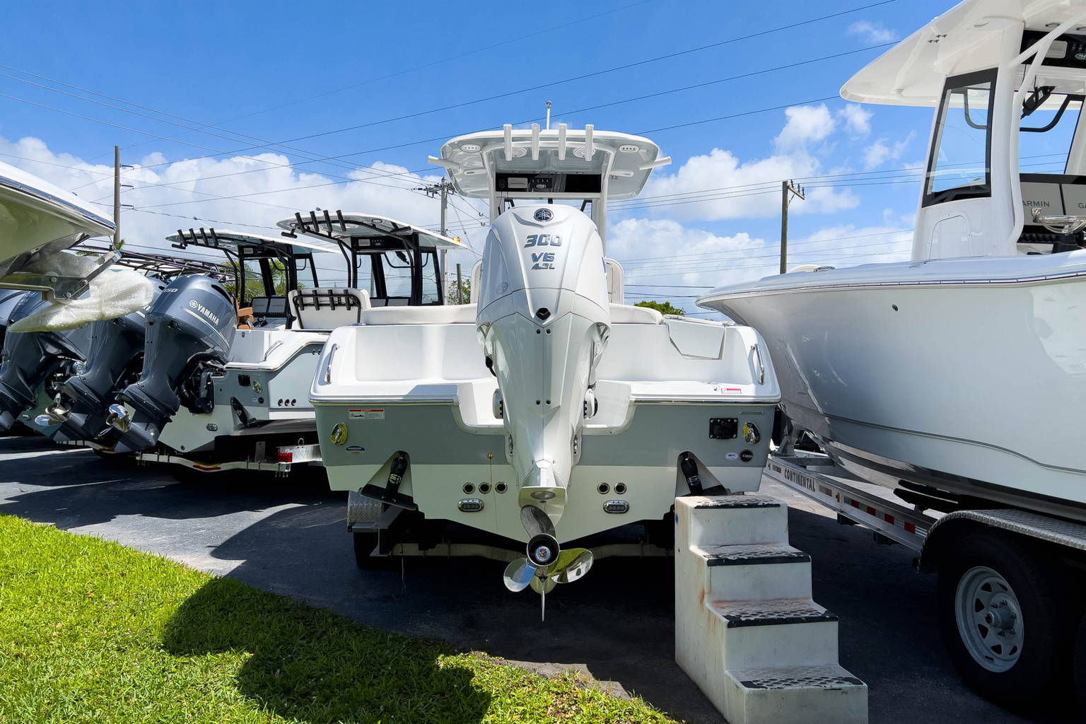 New 2023 Sea Hunt Ultra 255 SE #0395 image 2