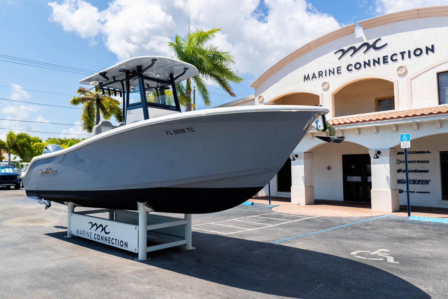 Used 2022 NauticStar 2602 Legacy #4918 image 2