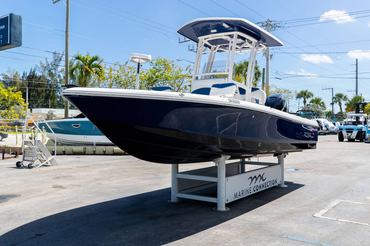 Used 2018 Robalo 226 Cayman #0190 image 5