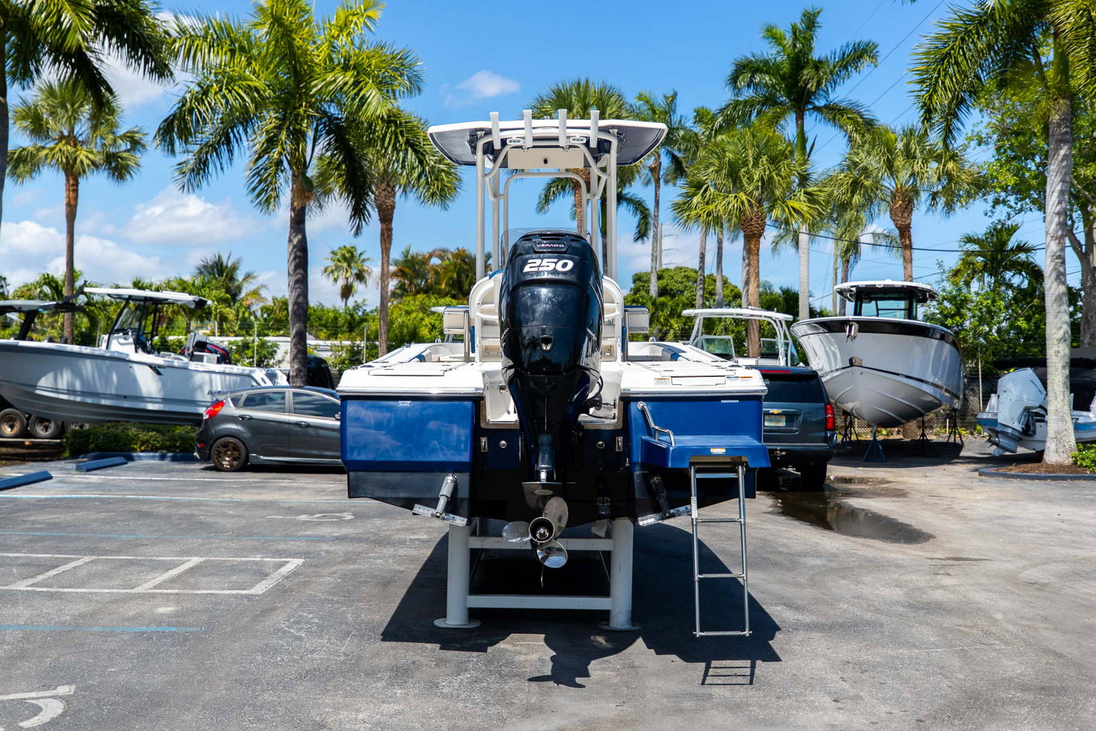 Used 2018 Robalo 226 Cayman #0190 image 10