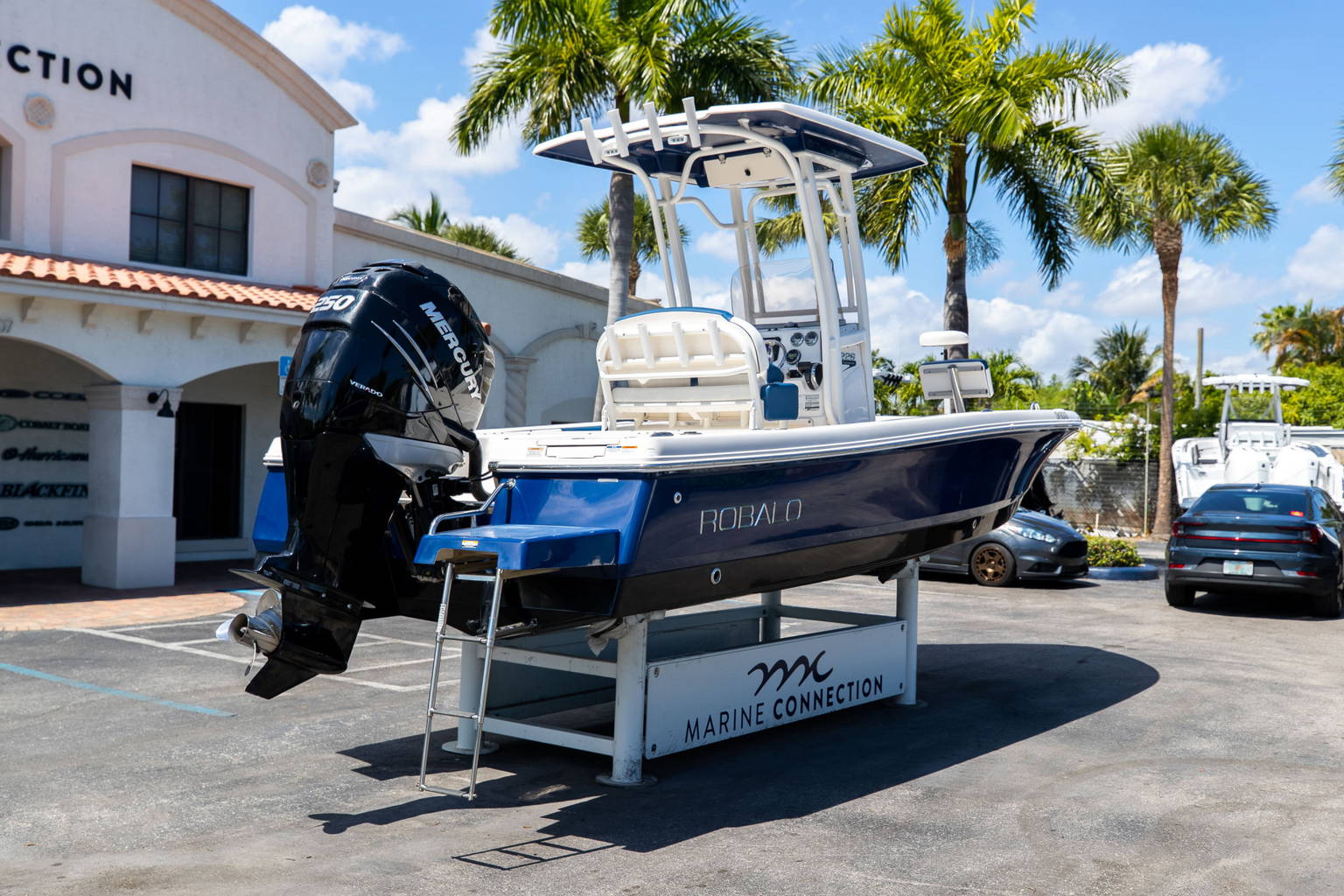 Used 2018 Robalo 226 Cayman #0190 image 11