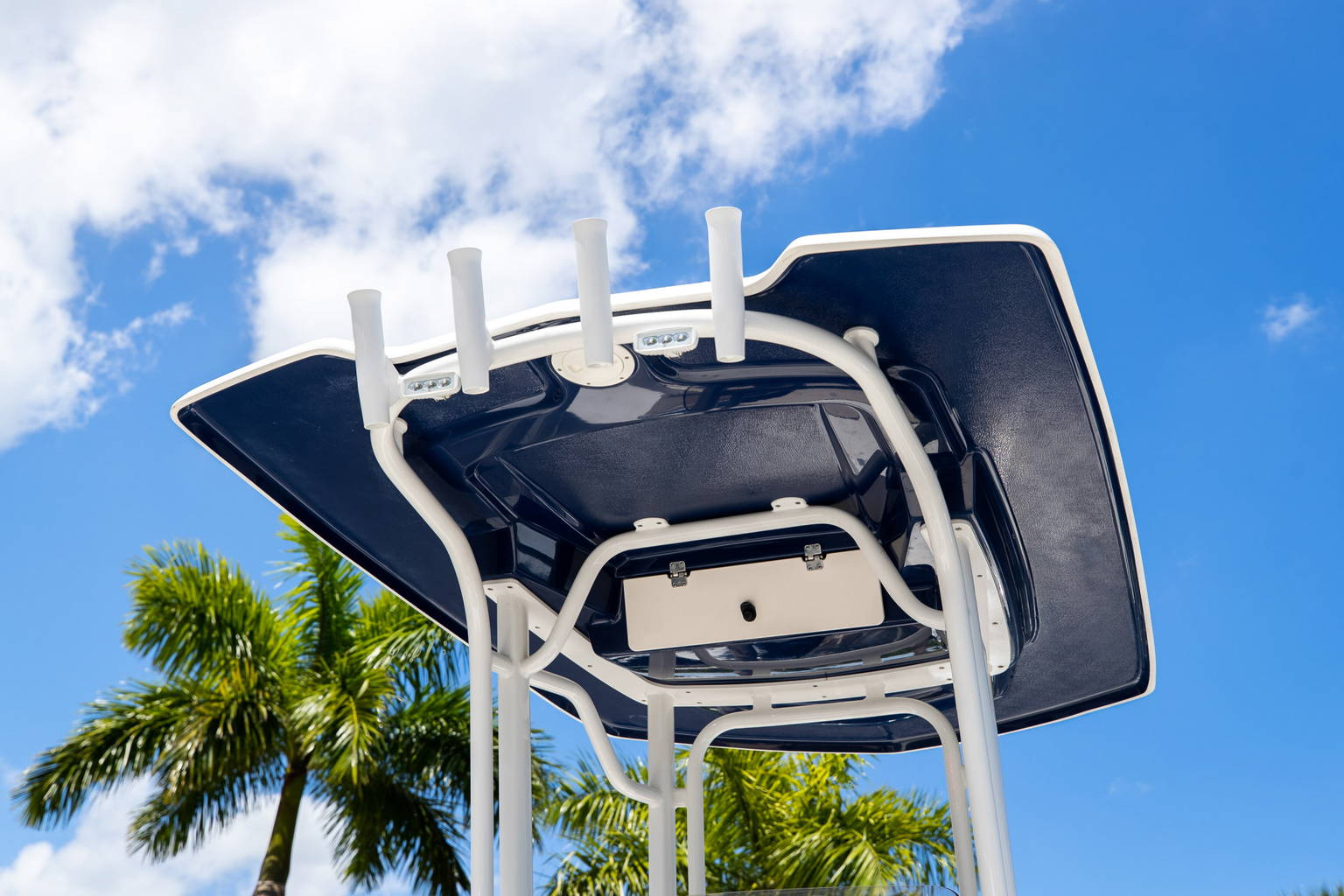 Used 2018 Robalo 226 Cayman #0190 image 13