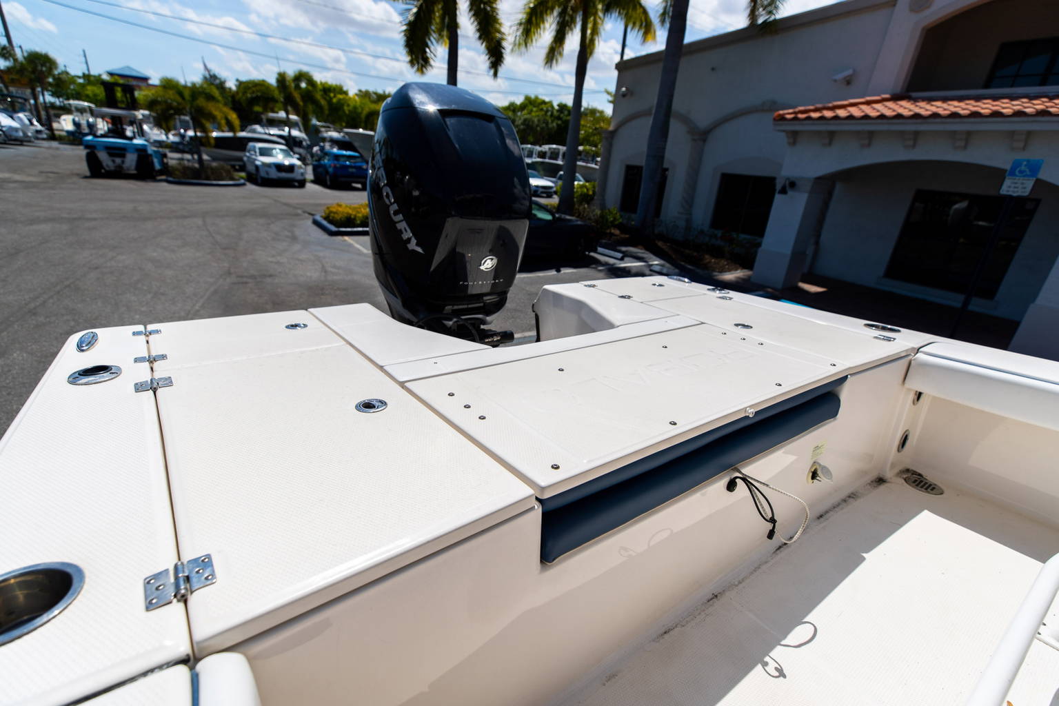 Used 2018 Robalo 226 Cayman #0190 image 15