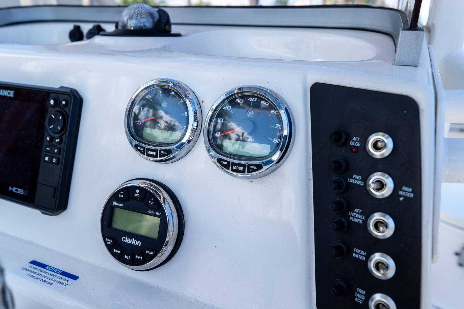 Used 2018 Robalo 226 Cayman #0190 image 22