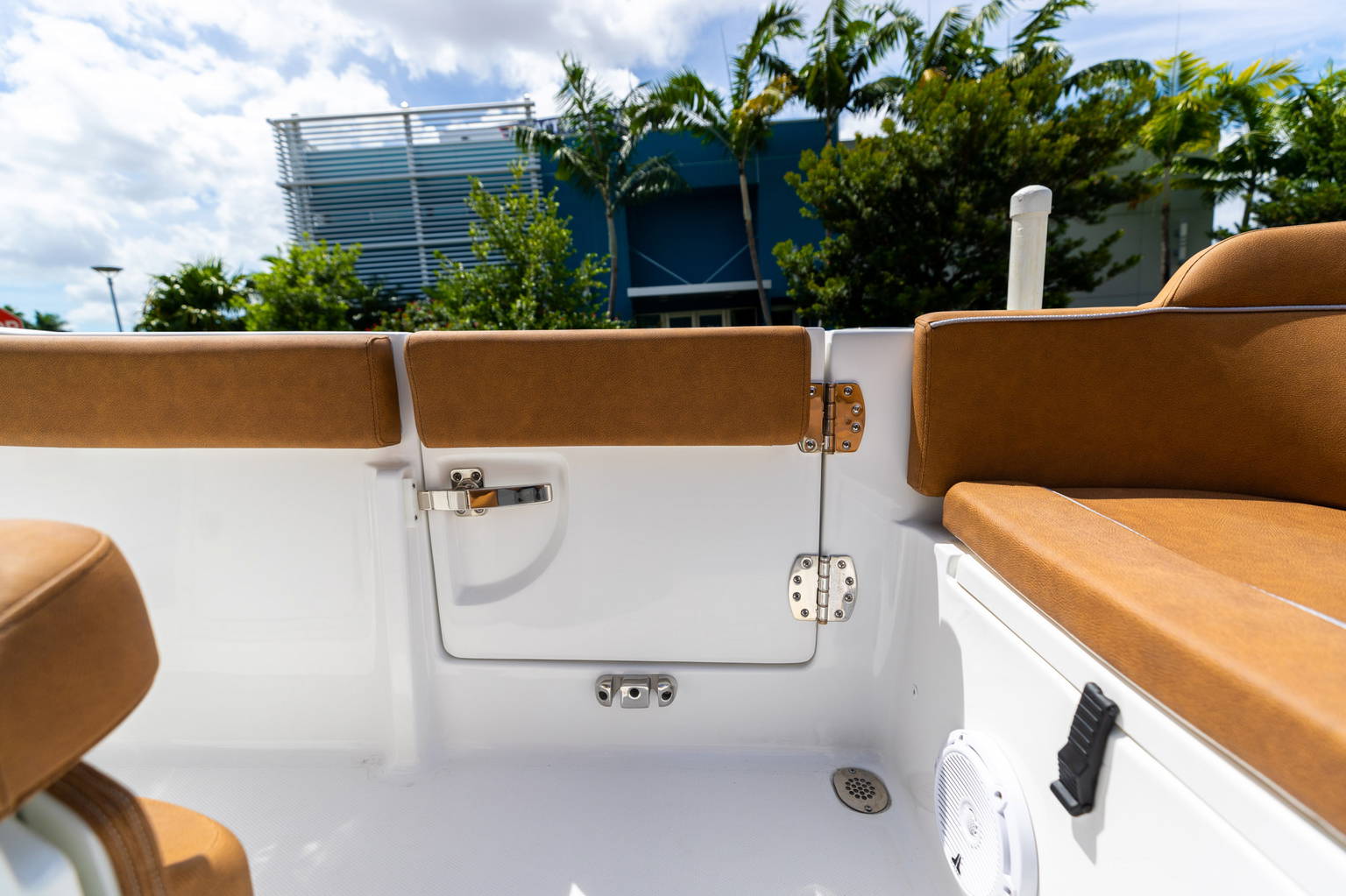 Alternative image of Sea Hunt Ultra 239 SE in Fort Lauderdale, FL