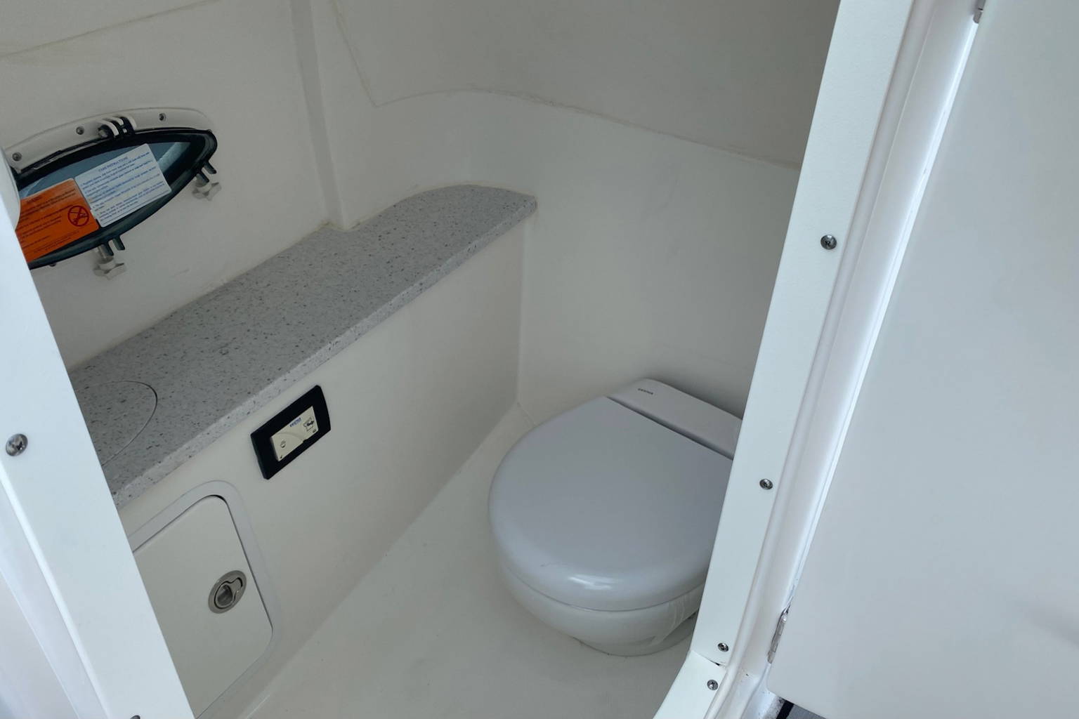 New 2023 Hurricane SunDeck 2486 OB #1874 image 16