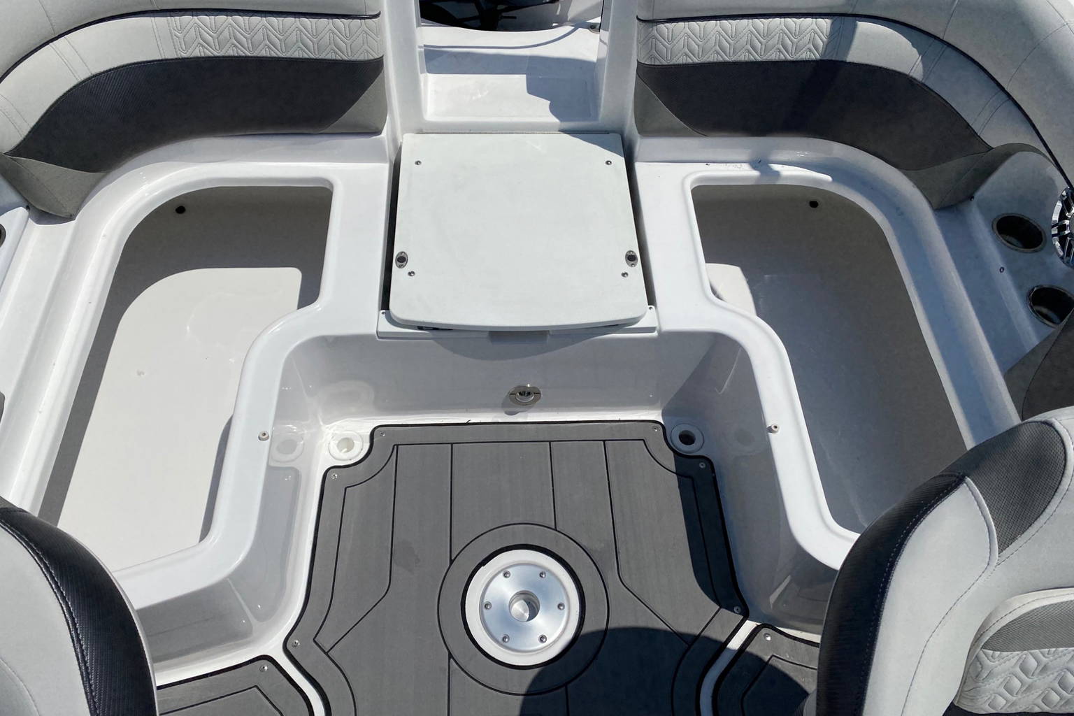 New 2023 Hurricane SunDeck 2486 OB #1874 image 26