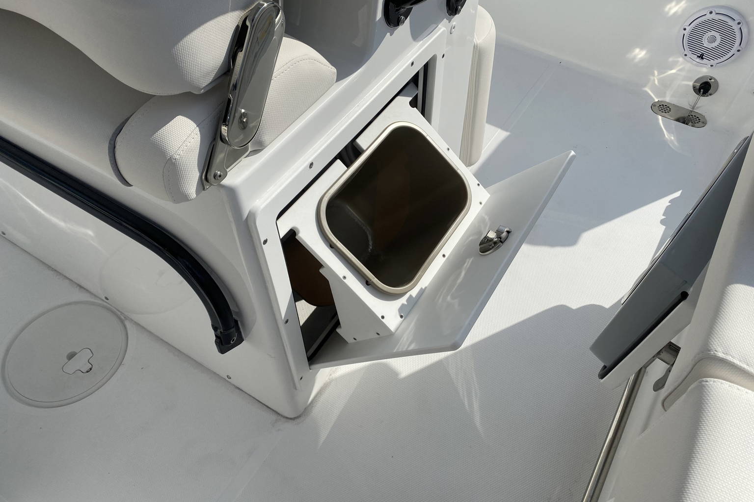 New 2023 Sea Hunt Ultra 255 SE #0387 image 9
