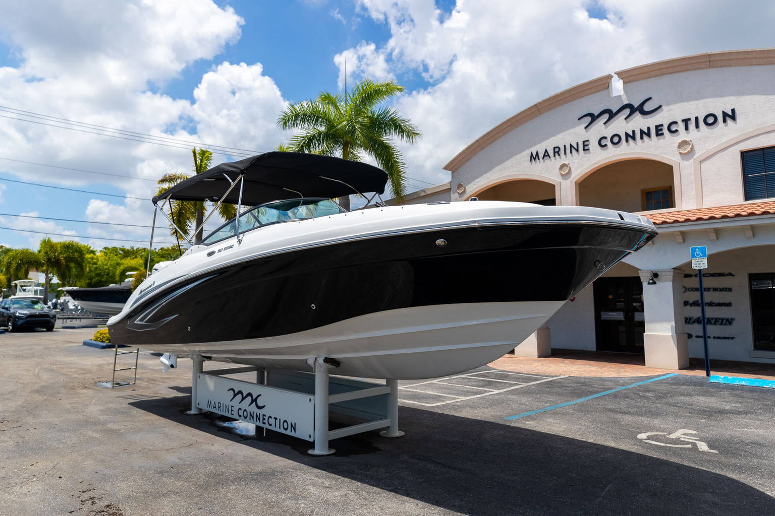 New 2023 Hurricane SunDeck 2690 OB #2034 image 3