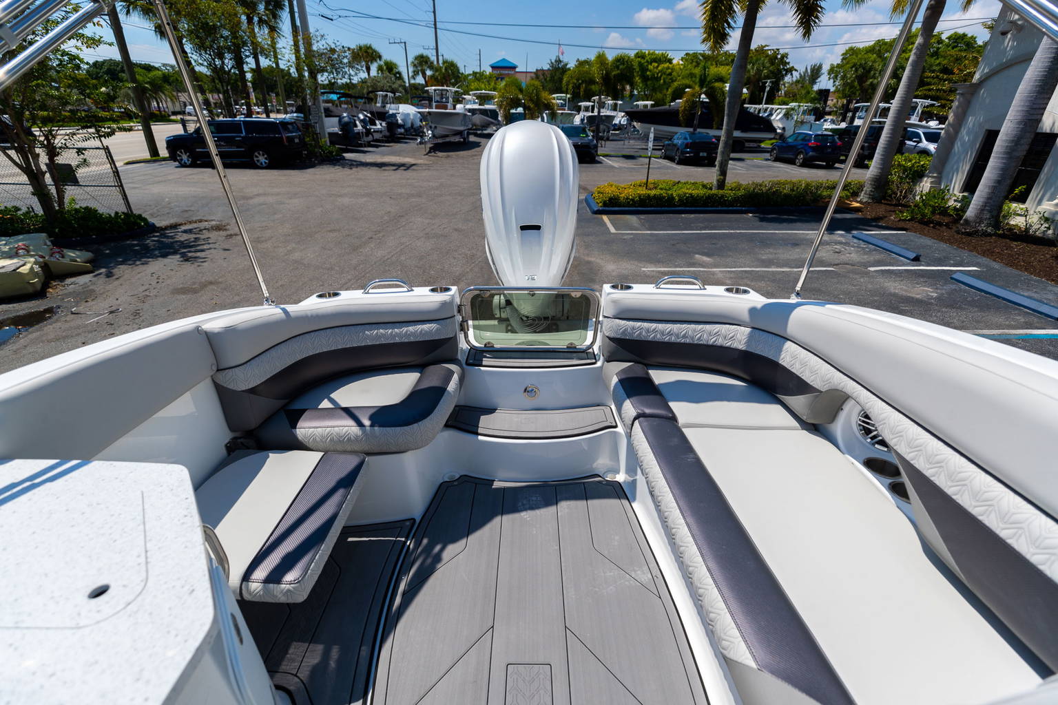 New 2023 Hurricane SunDeck 2690 OB #2034 image 11
