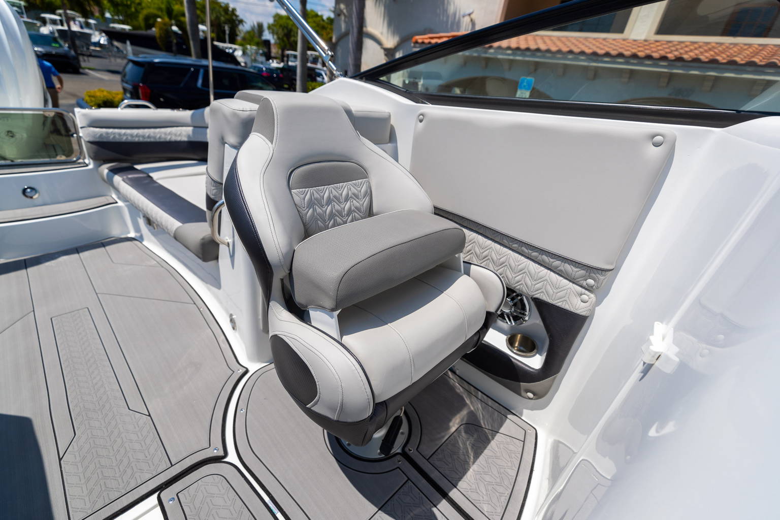 New 2023 Hurricane SunDeck 2690 OB #2034 image 29