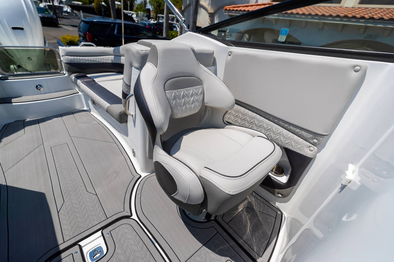 New 2023 Hurricane SunDeck 2690 OB #2034 image 30