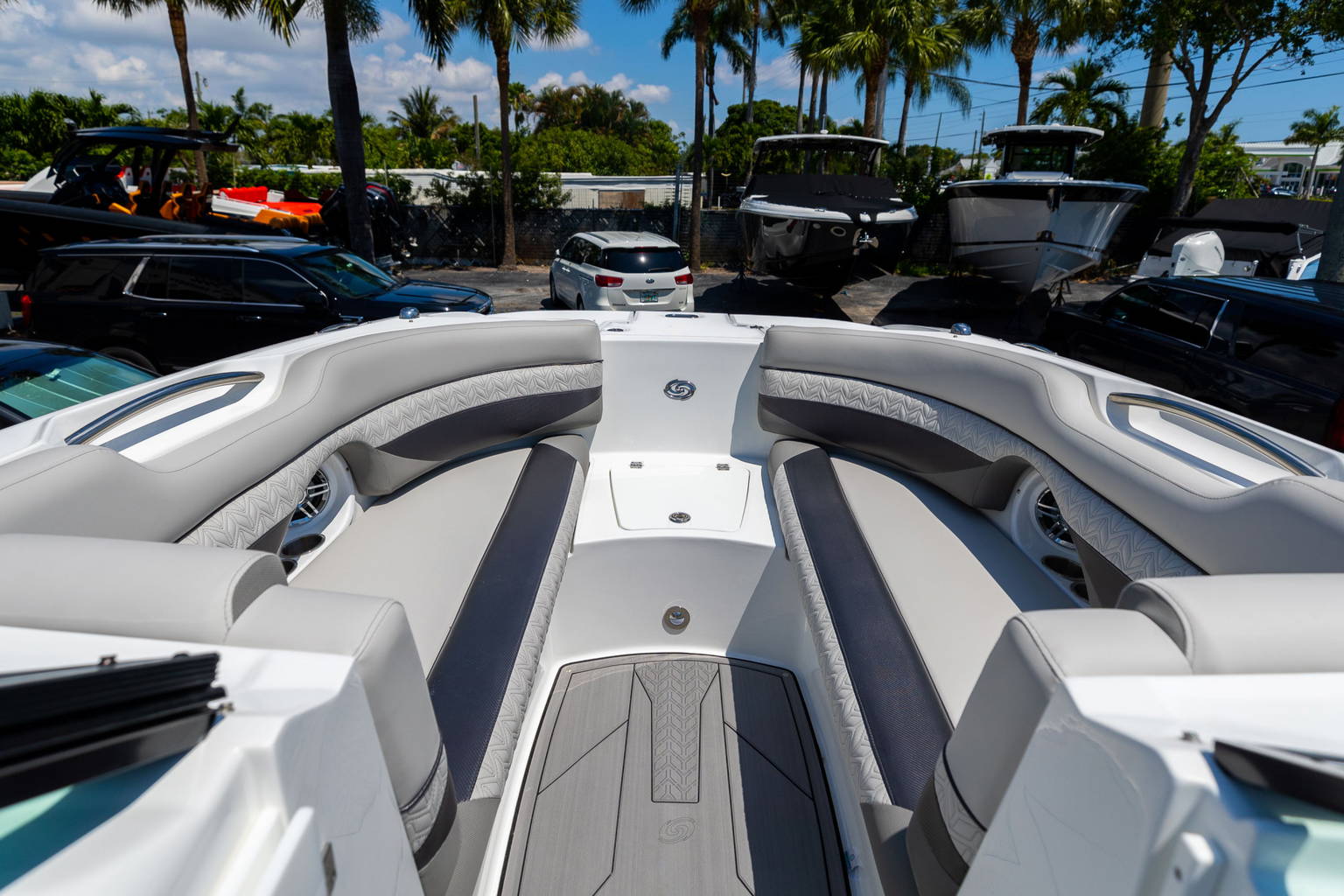 New 2023 Hurricane SunDeck 2690 OB #2034 image 33