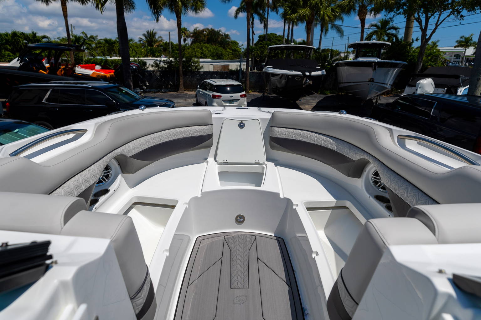 New 2023 Hurricane SunDeck 2690 OB #2034 image 34