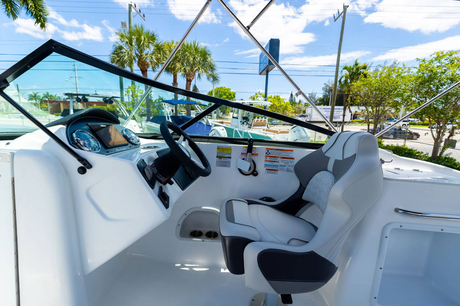 New 2023 Hurricane SunDeck 2400 OB #3285 image 16