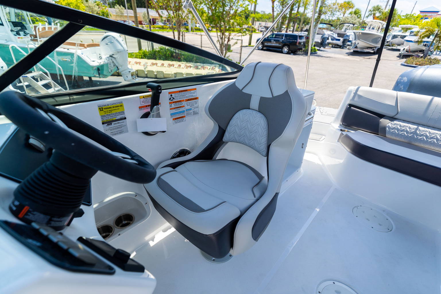 New 2023 Hurricane SunDeck 2400 OB #3285 image 25