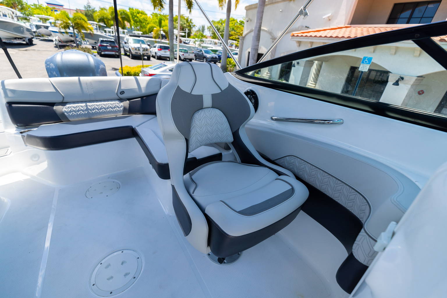 New 2023 Hurricane SunDeck 2400 OB #3285 image 27