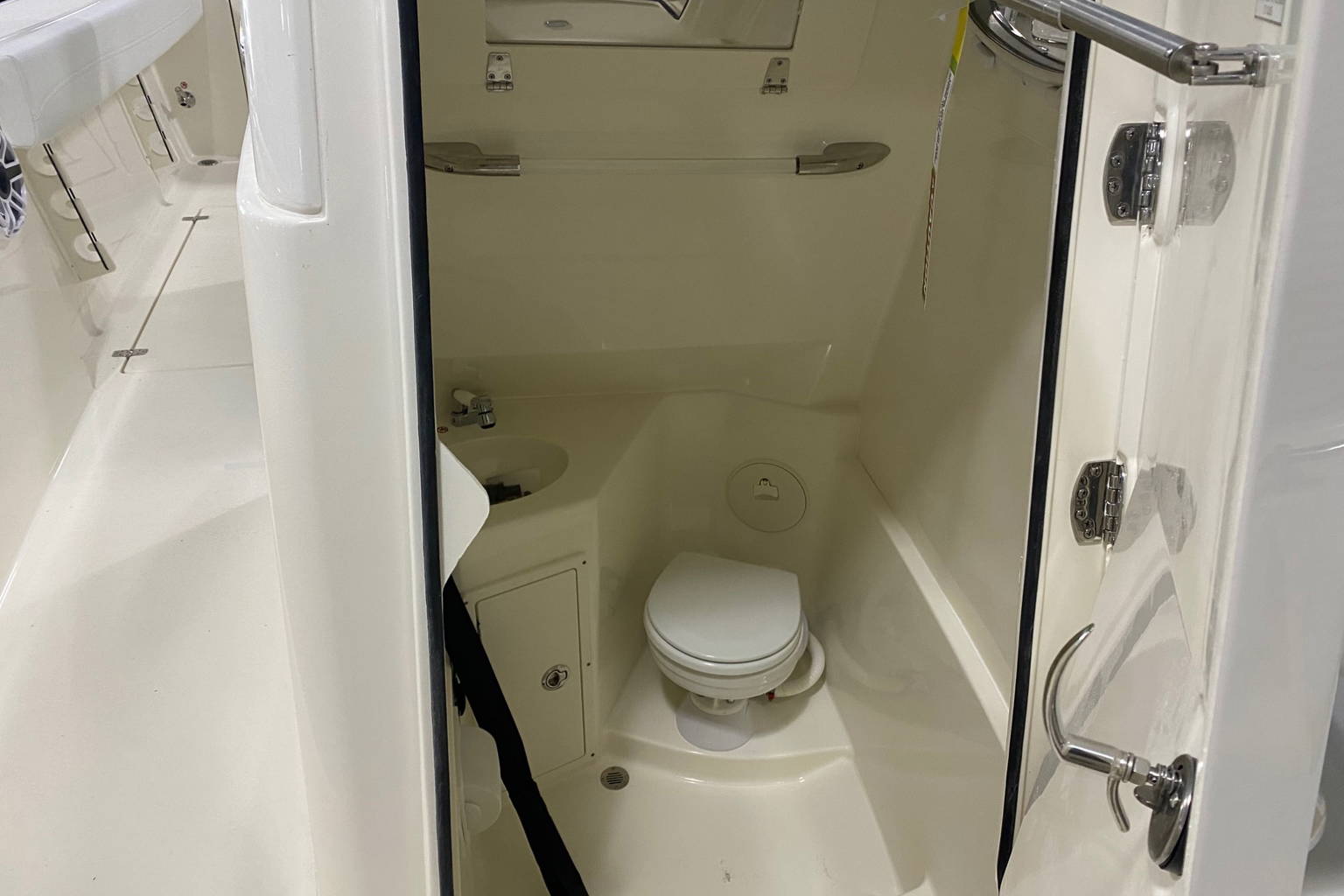 New 2023 Cobia 280 CC #D072 image 8