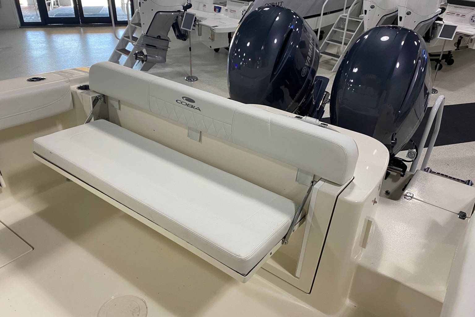New 2023 Cobia 280 CC #D072 image 3
