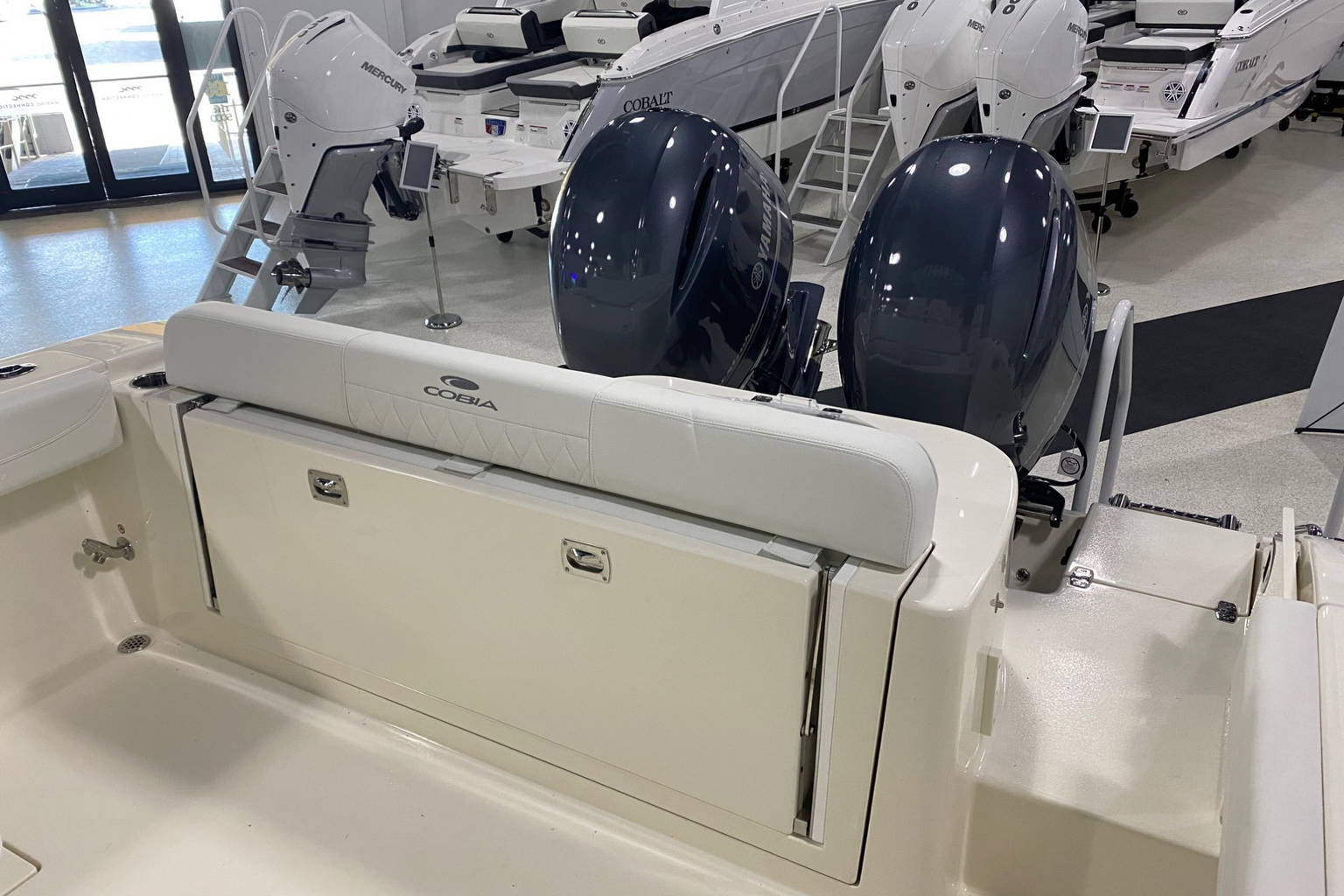 New 2023 Cobia 280 CC #D072 image 2