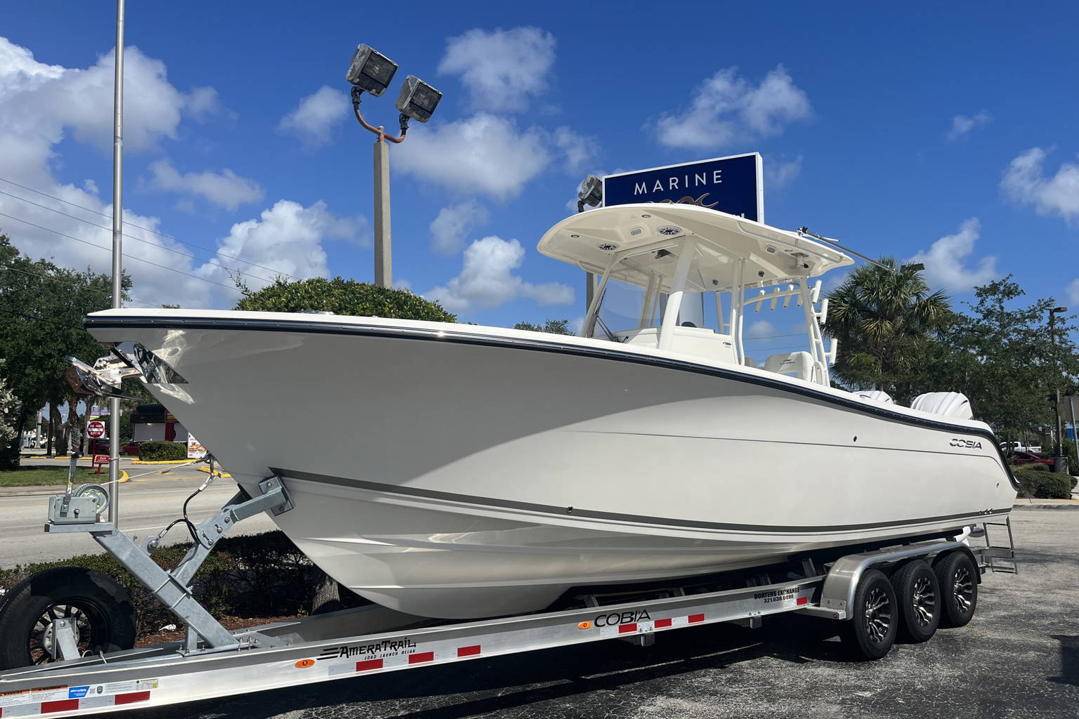 New 2023 Cobia 301 CC #Z022 image 2